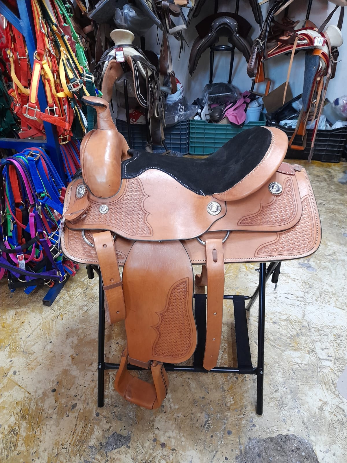MONTURA TEXANA #1452 CINCELADA VARIOS MODELOS 16" (BLOCK)
