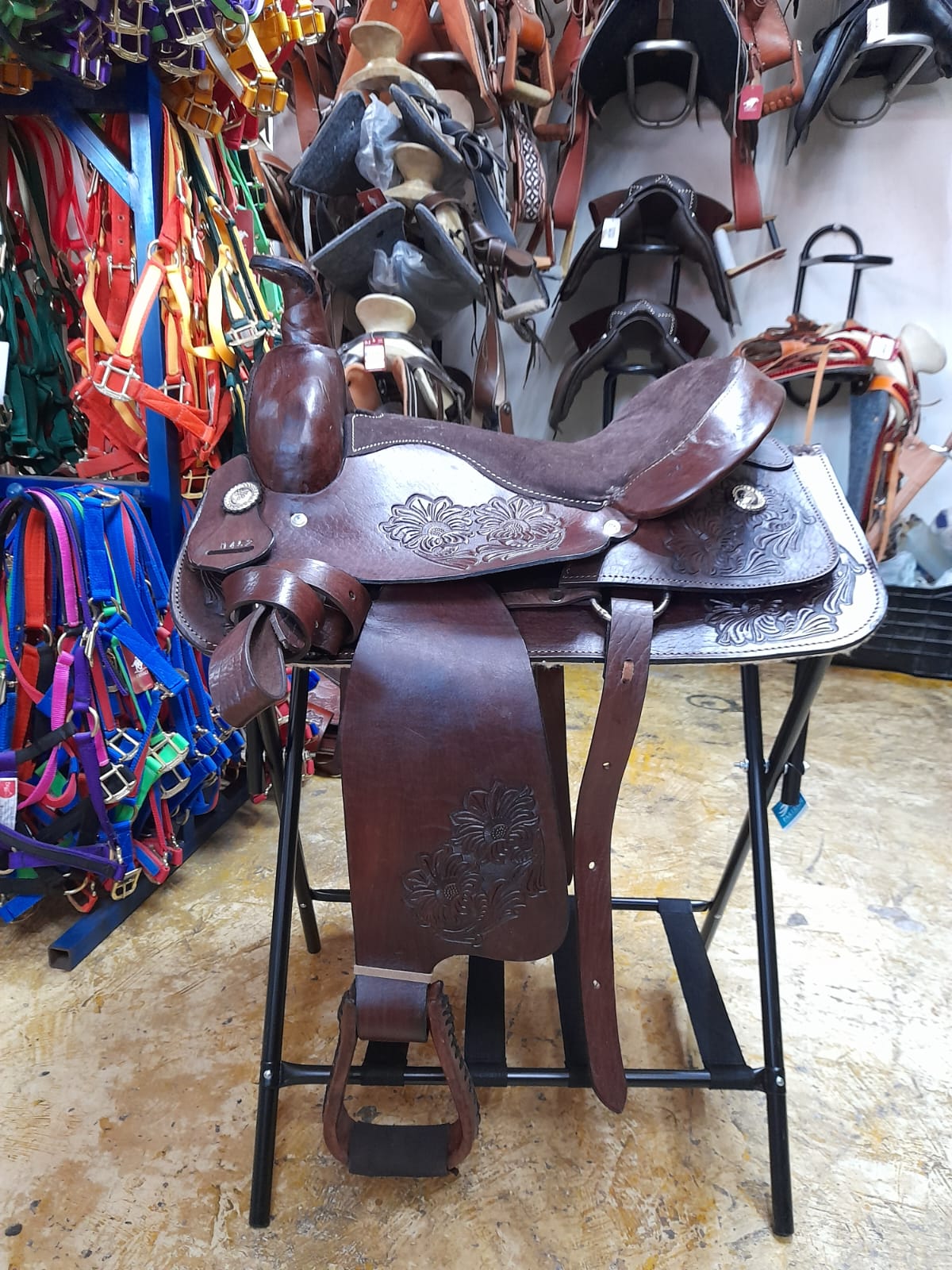 MONTURA TEXANA #1452 CINCELADA VARIOS MODELOS 16" (BLOCK)